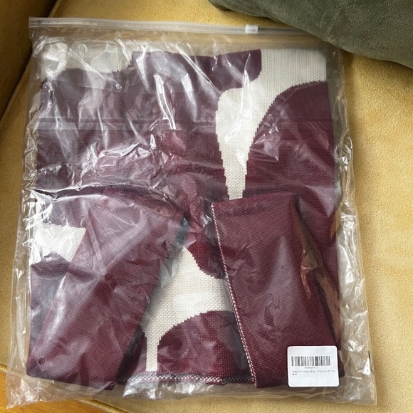 Burgundy-White Abstract, Thick-Knitted Small Wristlet/Mini Tote Bag NWT - Picture 13 of 13